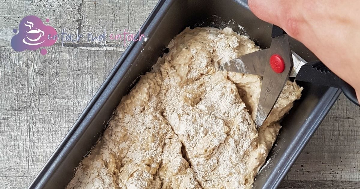 Schnelles Brot ohne Hefe: Teig einschneiden