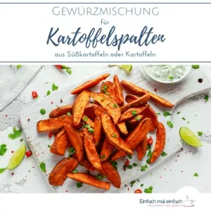 Kartoffelecken aus Süßkartoffeln auf hellem Untergrund. Text: