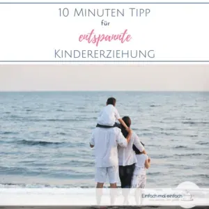 Familie am Strand. Text: