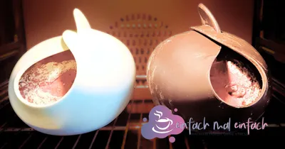 zwei Brote in der Backschale