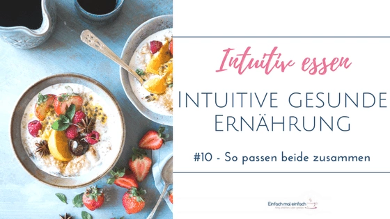Porridge Schalen mit buntem Obst dekoriert uaf hellblauem Untergrund. Text: