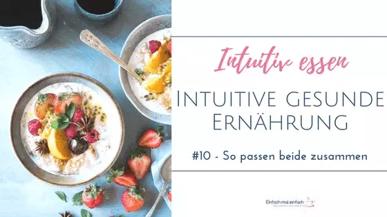 Porridge Schalen mit buntem Obst dekoriert uaf hellblauem Untergrund. Text: