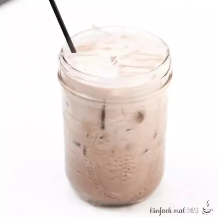 Eiskaffee im Ball Glas