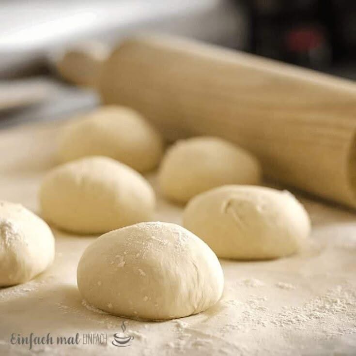 Schneller Pizzateig in nur 10 Minuten - Bild 3